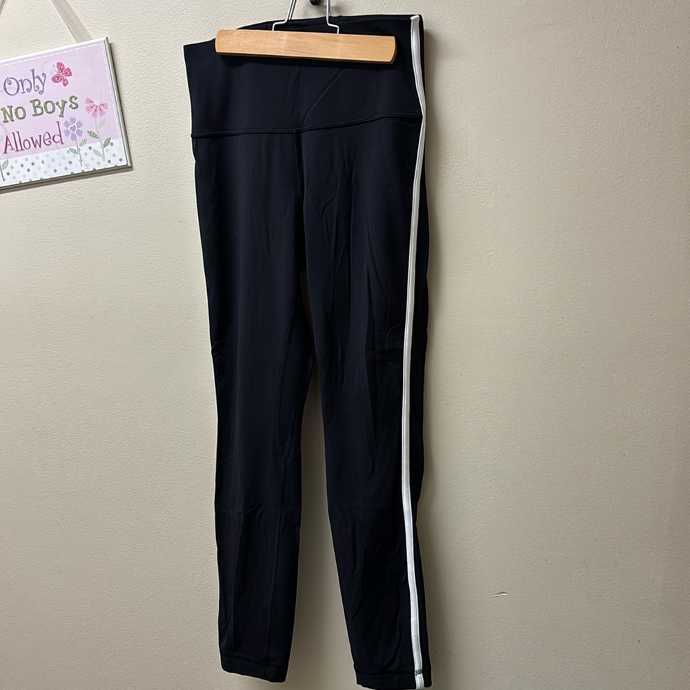 Lululemon High Rise Side Stripe Tight 25 inches Size 6